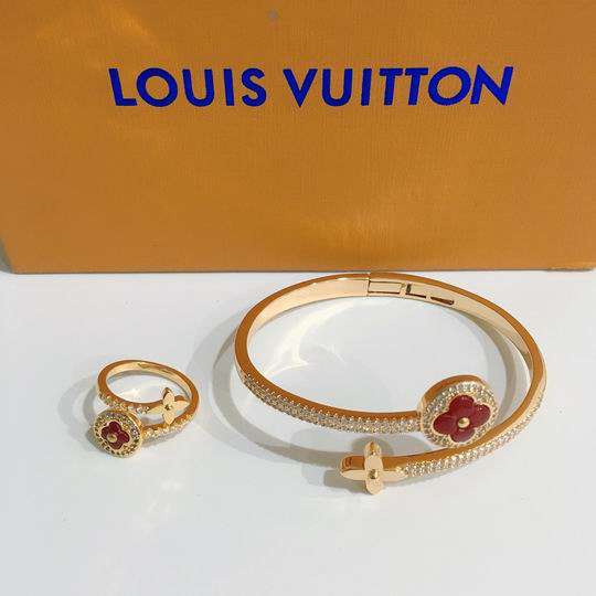 Picture of LV Bracelet _SKULVbracelet11ly11511192